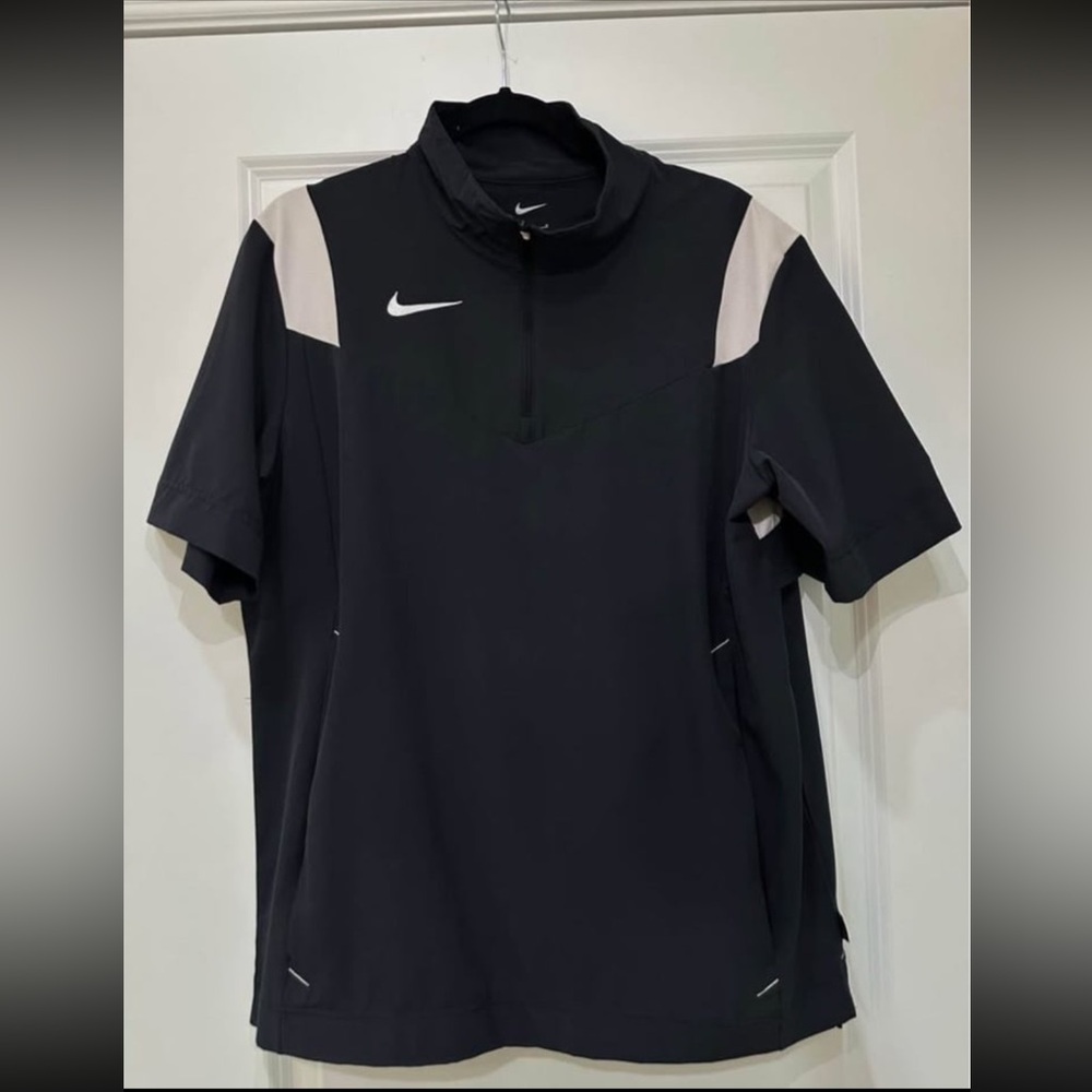 Nike Mens Short Sleeve Windbreaker